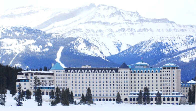château lake louise canada